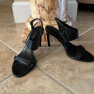 Collin Stuart black 2 1/2 inch heel open toe strap like new